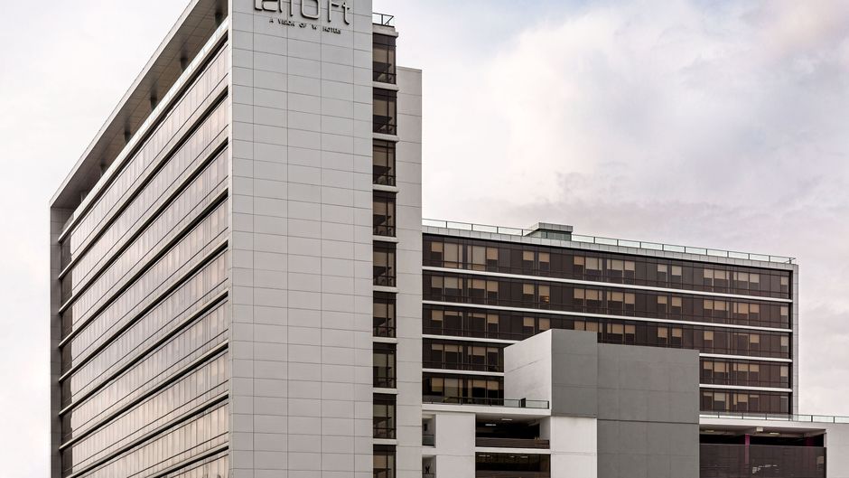 aloft Panama Exterior