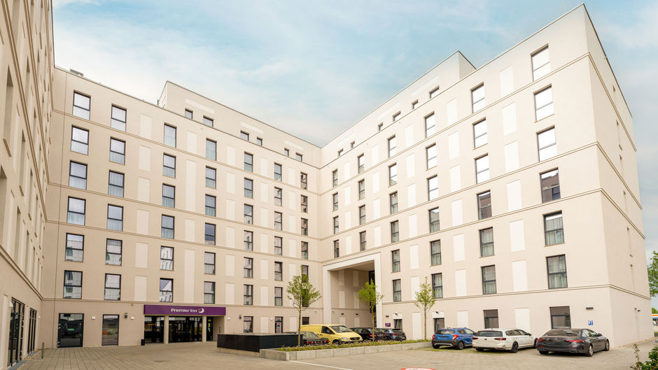 Premier Inn Berlin Airport Hotel Exterior
