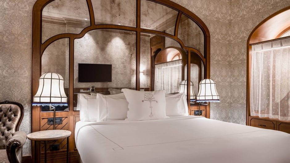 Palacio Santa Clara-Autograph Collection Room
