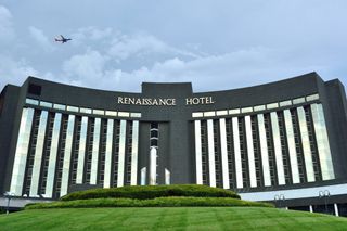 Renaissance St Louis Hotel Airport