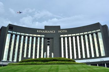 Renaissance St Louis Hotel Airport