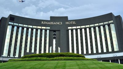 Renaissance St Louis Hotel Airport