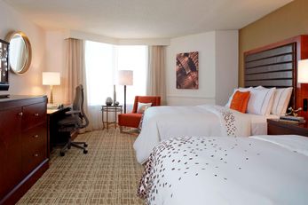 Renaissance St Louis Hotel Airport