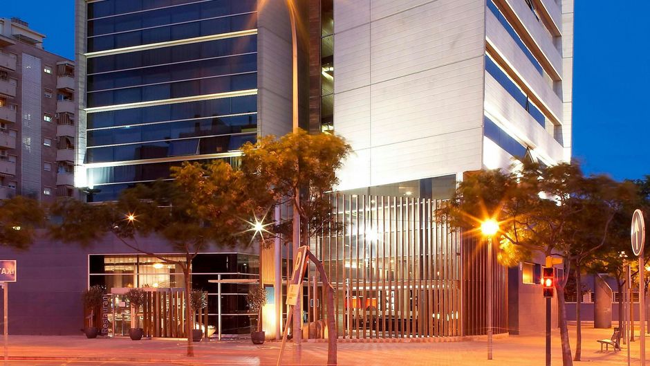 AC Som Hotel Exterior