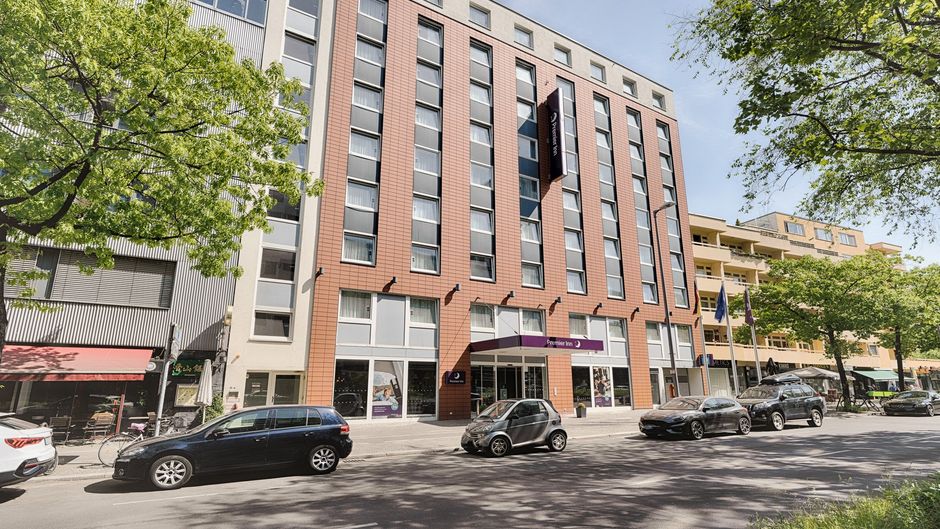 Premier Inn Berlin City Centre Exterior