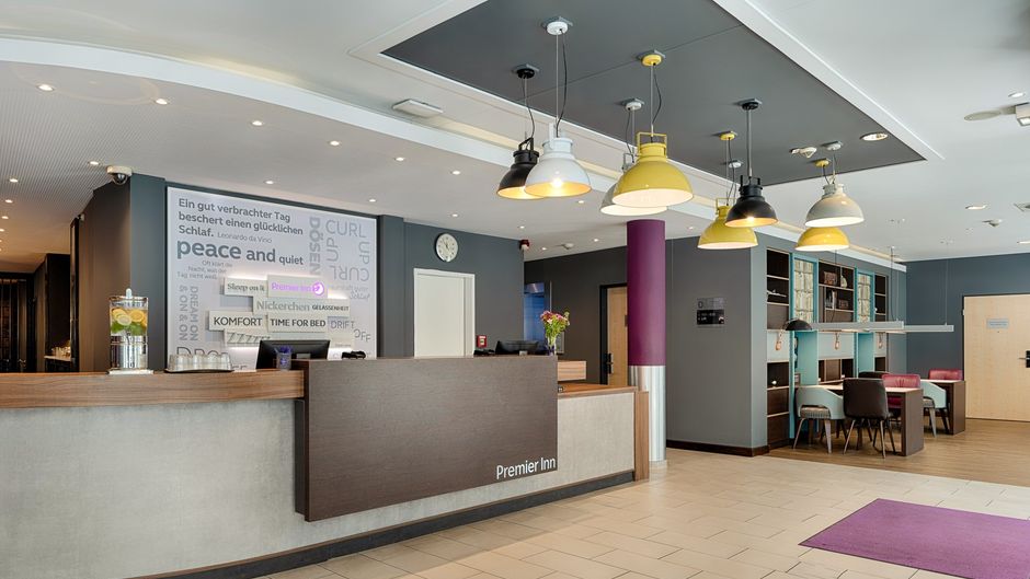 Premier Inn Berlin City Centre Lobby