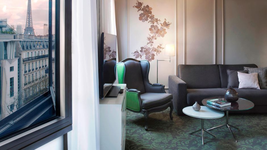 Renaissance Paris Nobel Tour Eiffel Hotel Suite