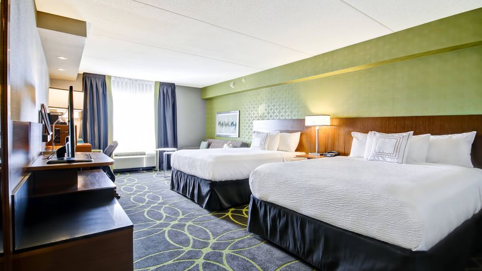 Fairfield Inn & Suites Guelph Suite