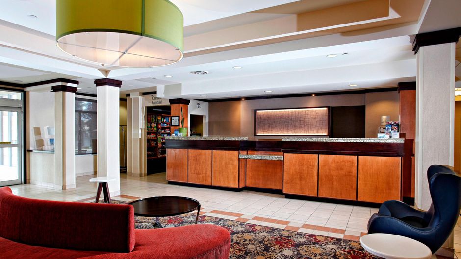 Fairfield Inn & Suites Lobby
