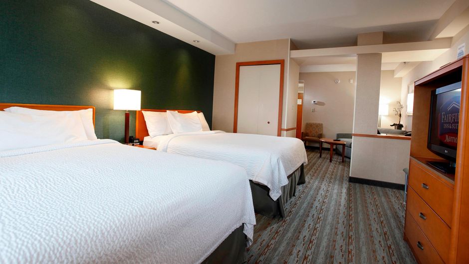 Fairfield Inn & Suites Suite