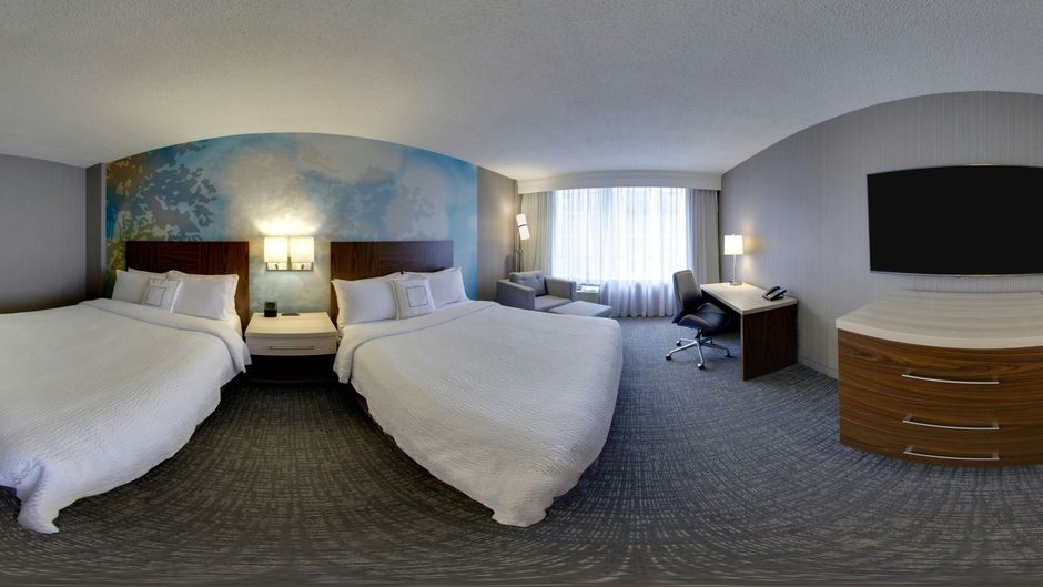 Courtyard by Marriott Toronto Downtown Room
