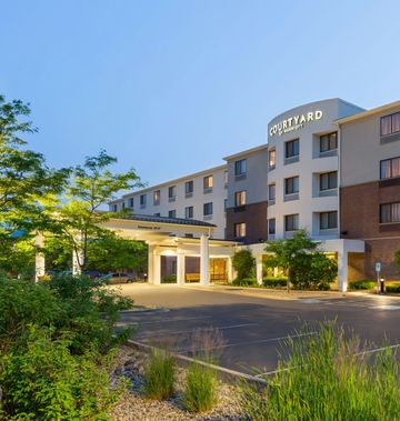 Courtyard by Marriott Madison West