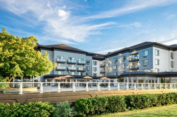 Courtyard by Marriott North Harbour