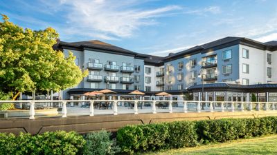 Courtyard by Marriott North Harbour