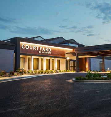Courtyard St. Louis Westport Plaza