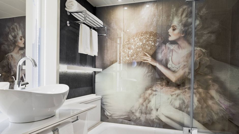 Renaissance Wien Hotel Room