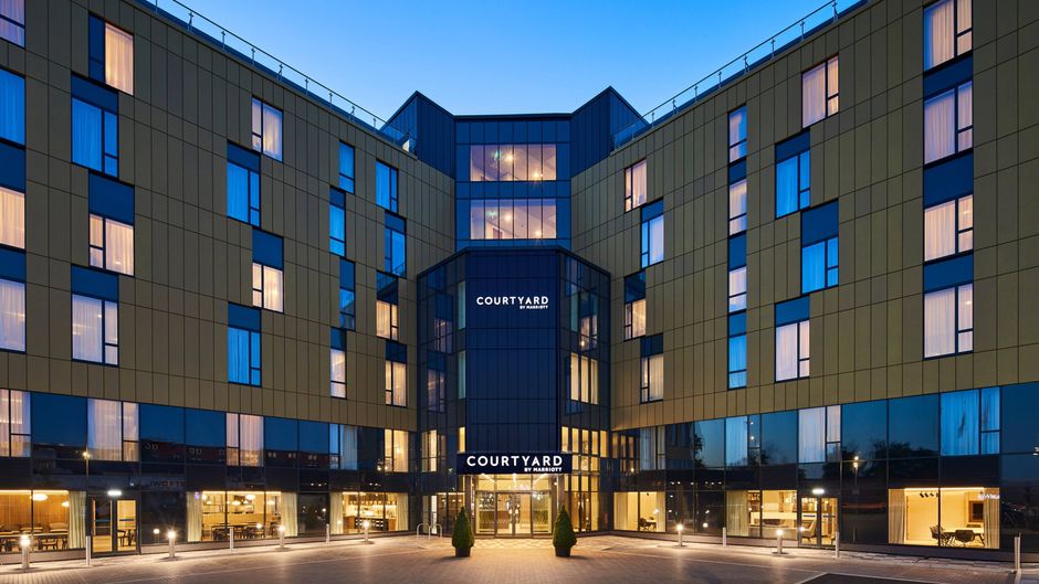 Courtyard London Heathrow Airport Exterior