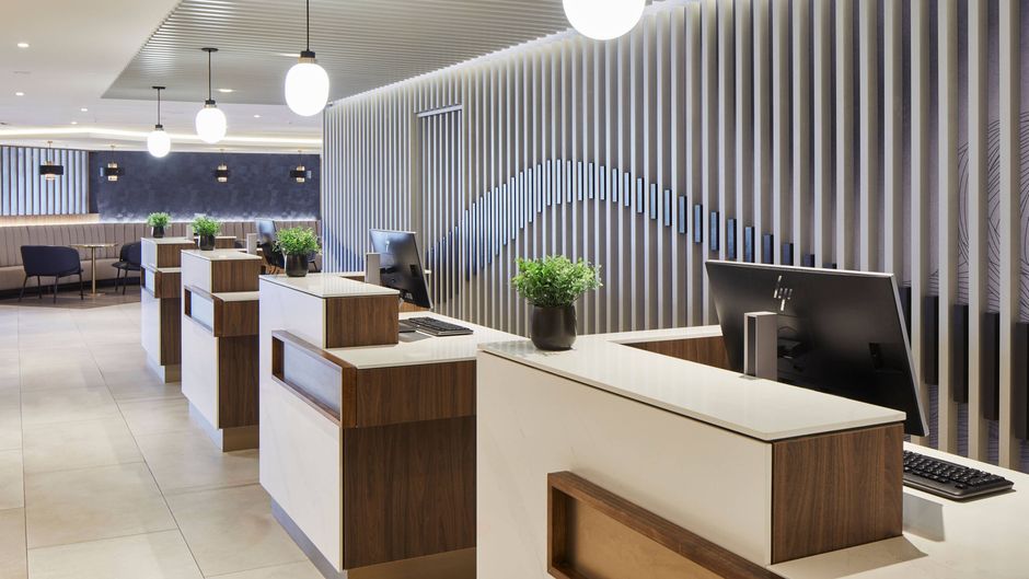 Courtyard London Heathrow Airport Lobby