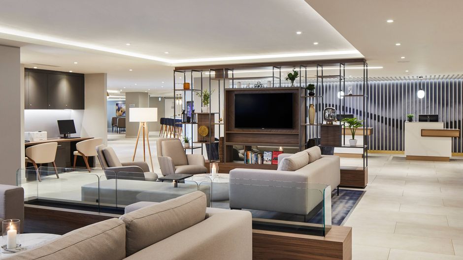 Courtyard London Heathrow Airport Lobby