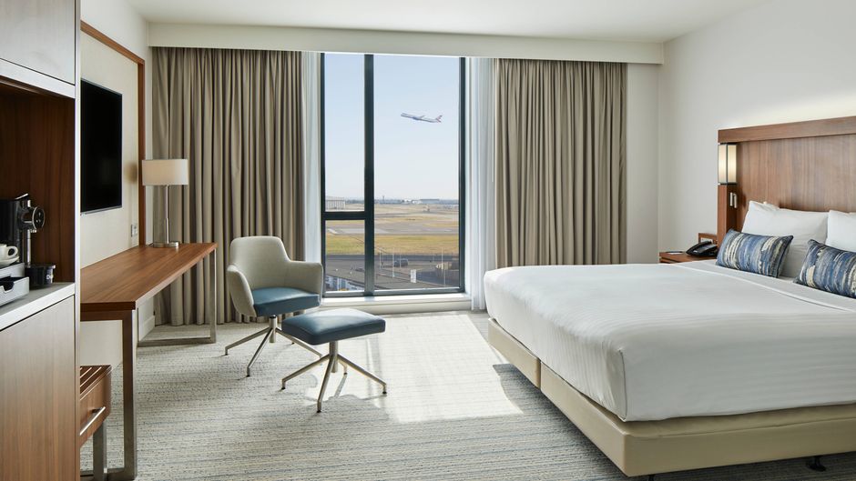 Courtyard London Heathrow Airport Room