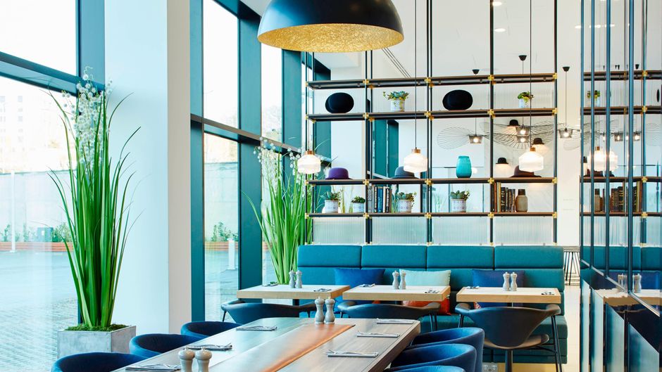 Courtyard by Marriott Luton Airport Restaurant