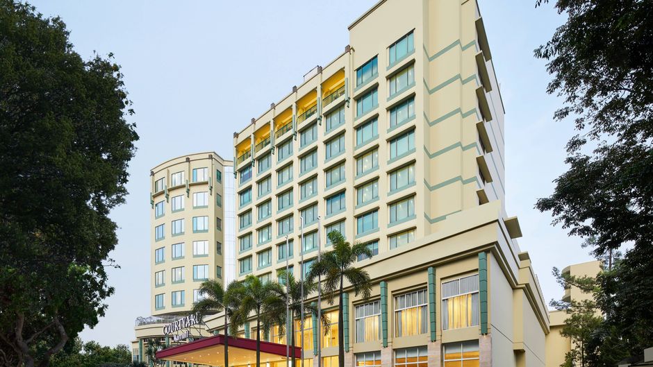 Courtyard by Marriott Bandung Dago Exterior