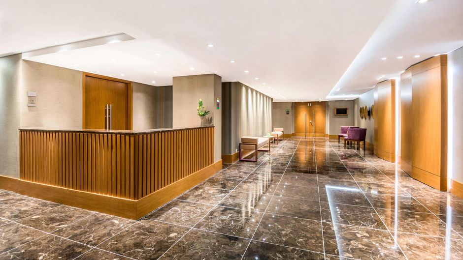 Courtyard by Marriott Bogota Airport Lobby