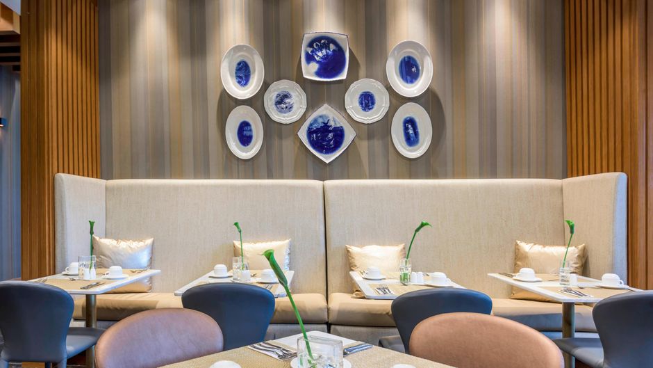 Courtyard by Marriott Bogota Airport Restaurant