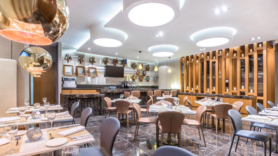 Courtyard by Marriott Bogota Airport Restaurant