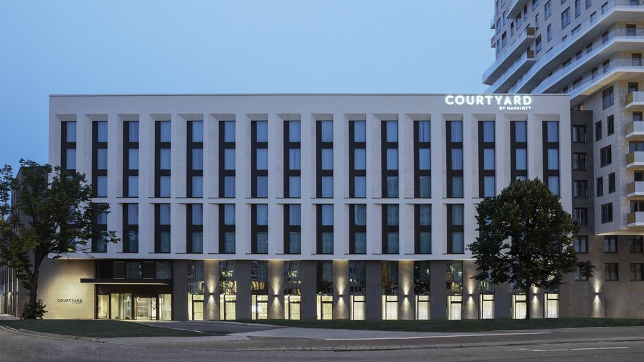 Courtyard by Marriott Hamburg City Exterior