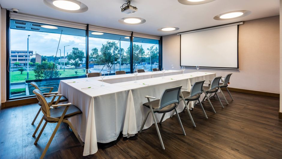 Courtyard by Marriott Bogota Airport Meeting