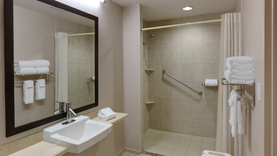 Niagara Fallsview Hotel Room