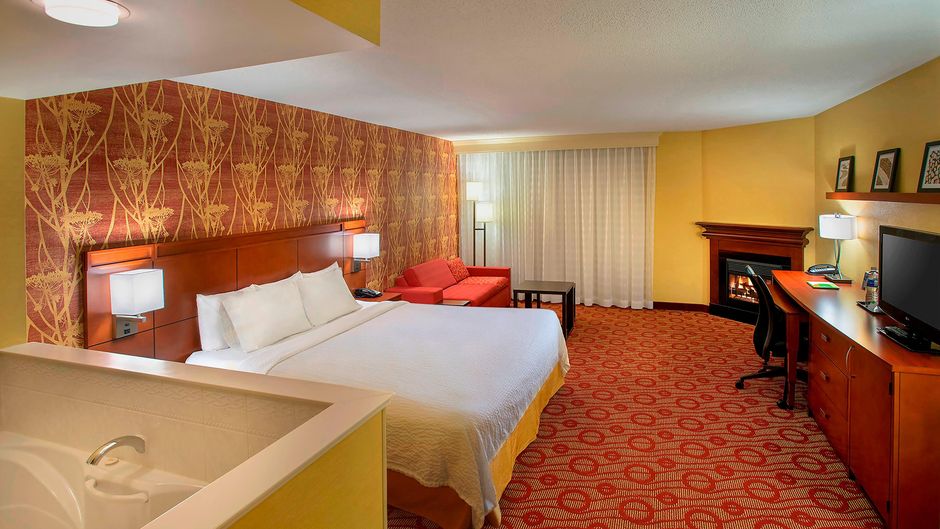 Courtyard by Marriott Niagara Falls Suite