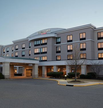 Courtyard Republic Arpt Long Island