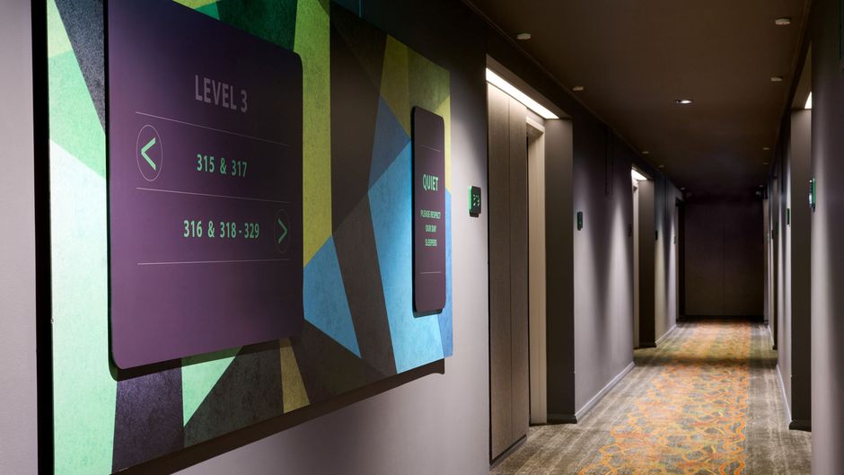 Holiday Inn Perth City Centre Lobby