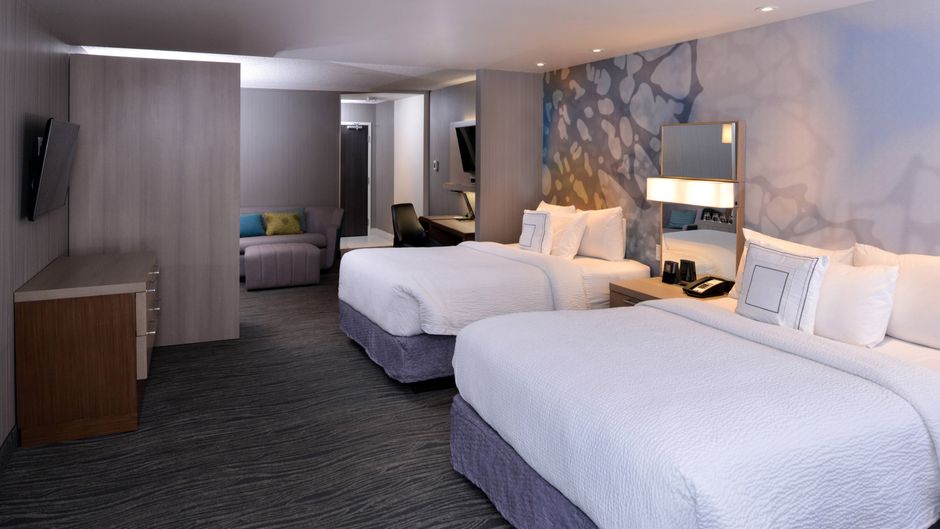 Courtyard Saskatoon Airport Suite