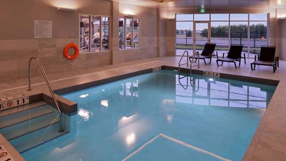 Courtyard Saskatoon Airport Pool