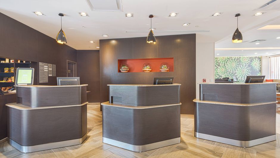 Courtyard by Marriott Saltillo Exterior