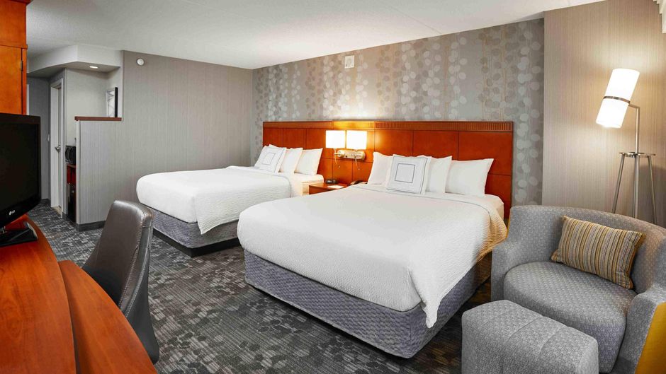 Courtyard Toronto Brampton Room