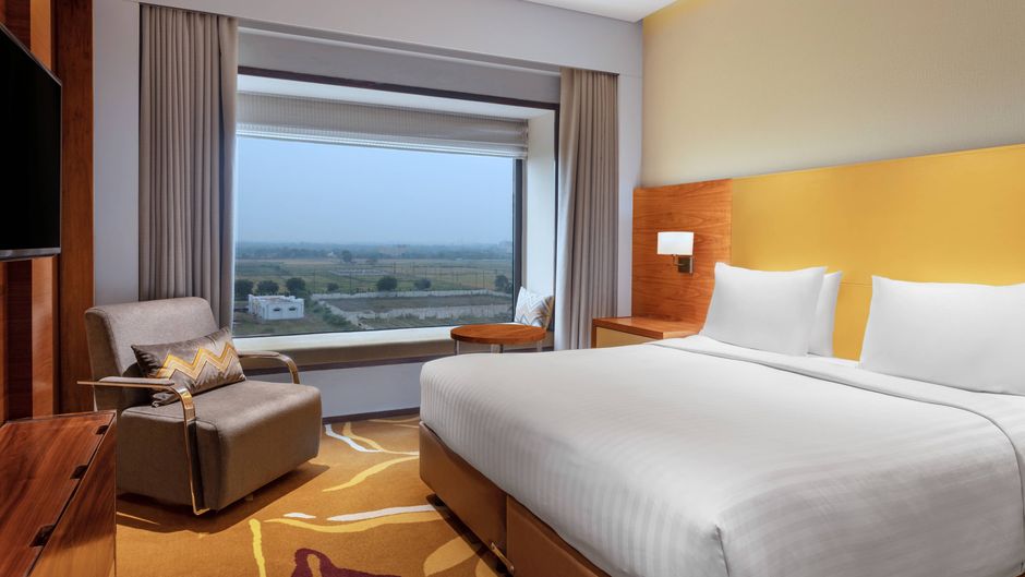 Courtyard by Marriott Raipur Suite