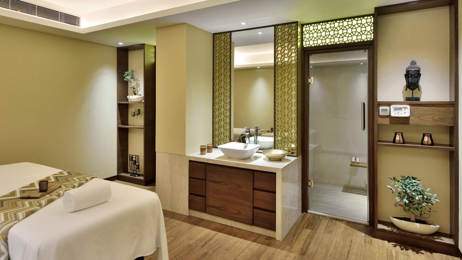 Courtyard by Marriott Raipur Spa