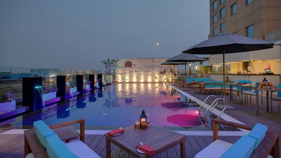 Courtyard Surat Pool