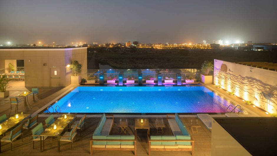 Courtyard Surat Pool