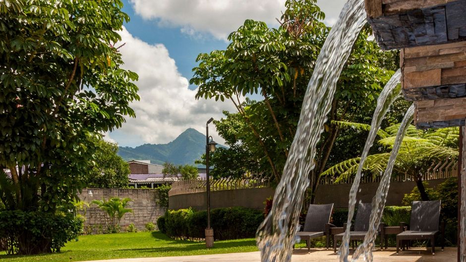 Courtyard by Marriott San Salvador Pool