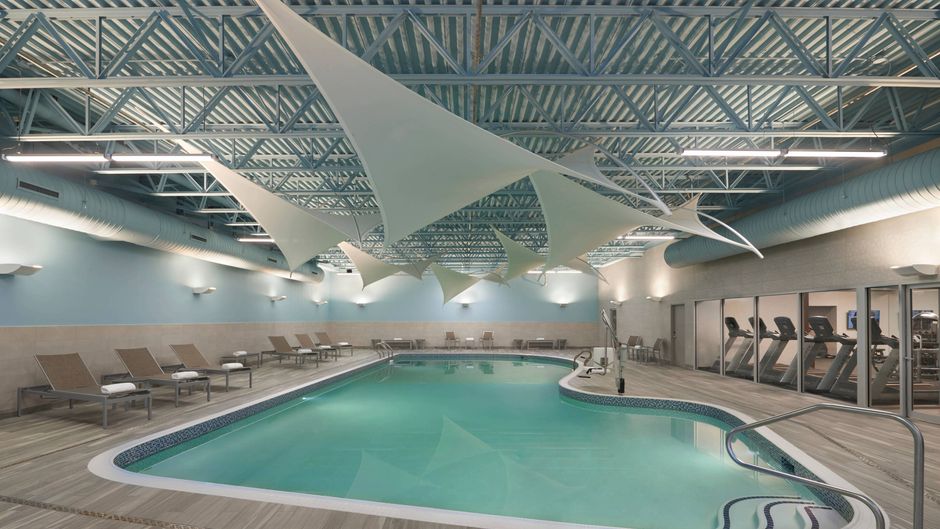 Courtyard by Marriott Oshawa Pool