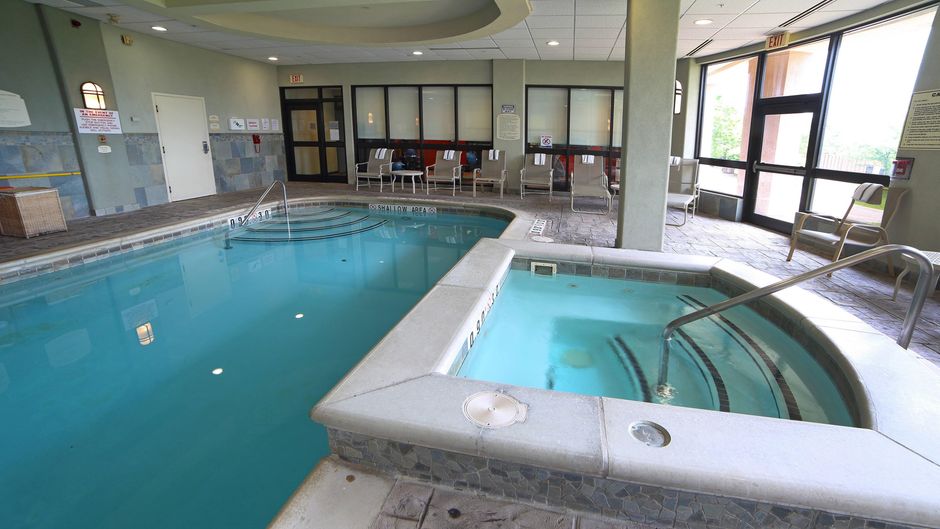 Courtyard Mississauga-Airprt Corp Centre Pool
