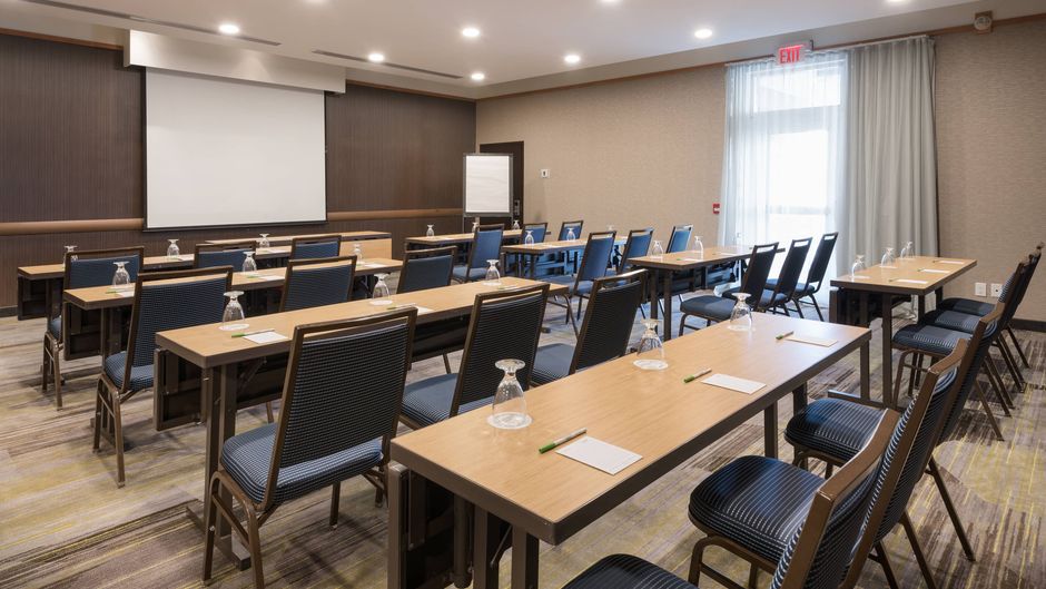 Courtyard by Marriott Toronto Vaughan Meeting