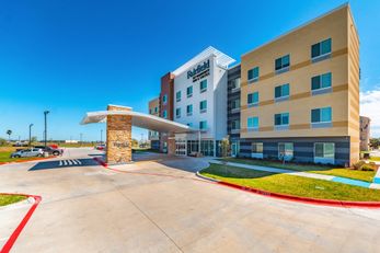 Fairfield Inn & Suites Central