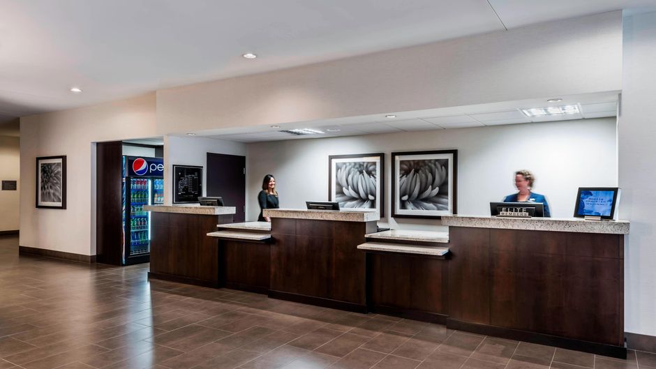 Delta Hotels Sault Ste. Marie Waterfront Lobby