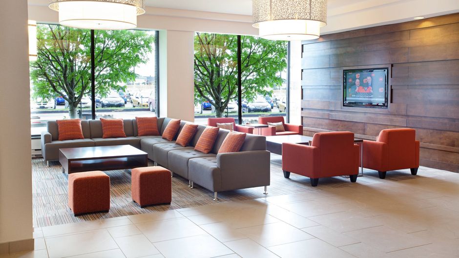 Delta Hotels Saguenay Conference Centre Lobby